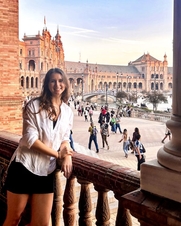 Heyl Scholar Annaliese Bol